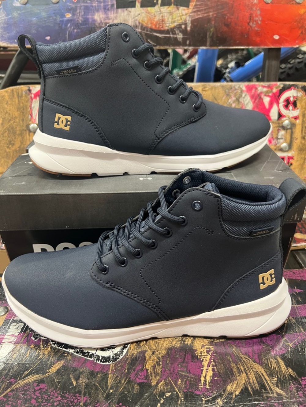 DC Men’s Mason 2, Navy Blue High-Top Boots with White Sole